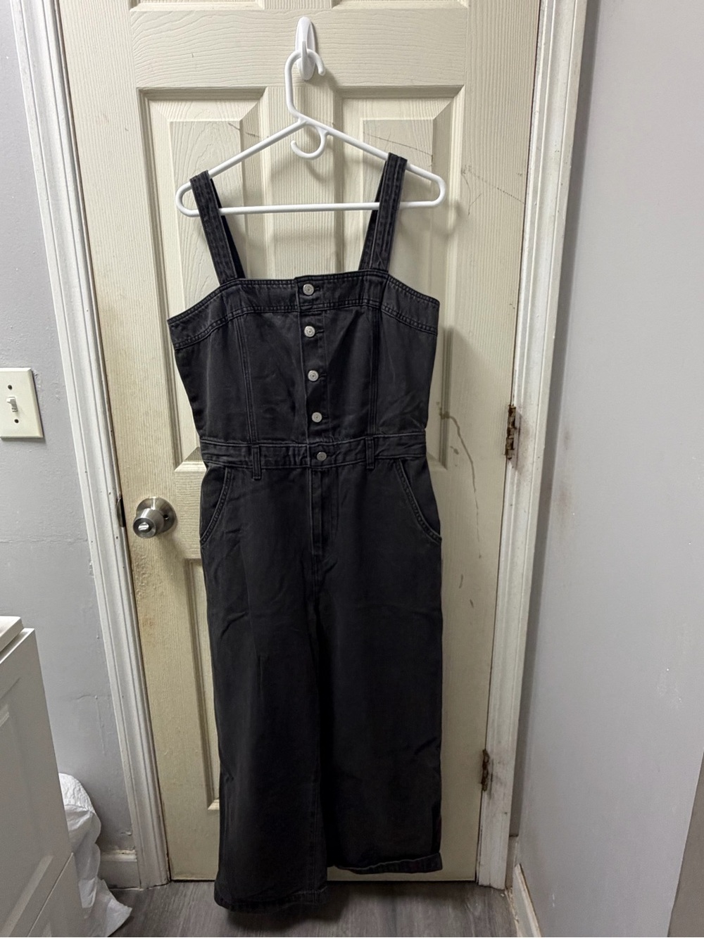 💙 Levi’s Black Denim Jumpsuit